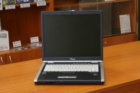 Notebook Fujitsu Siemens E8010 - Fotka 1/1