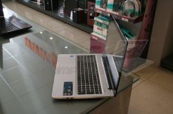 Notebook ASUS VivoBook S550CA-CJ122H - Fotka 3/12